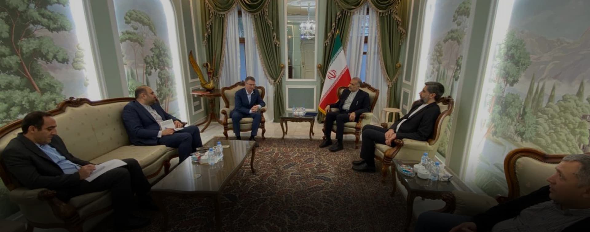 Заместитель Председателя ГСВ встретился в Москве с рядом послов исламских стран