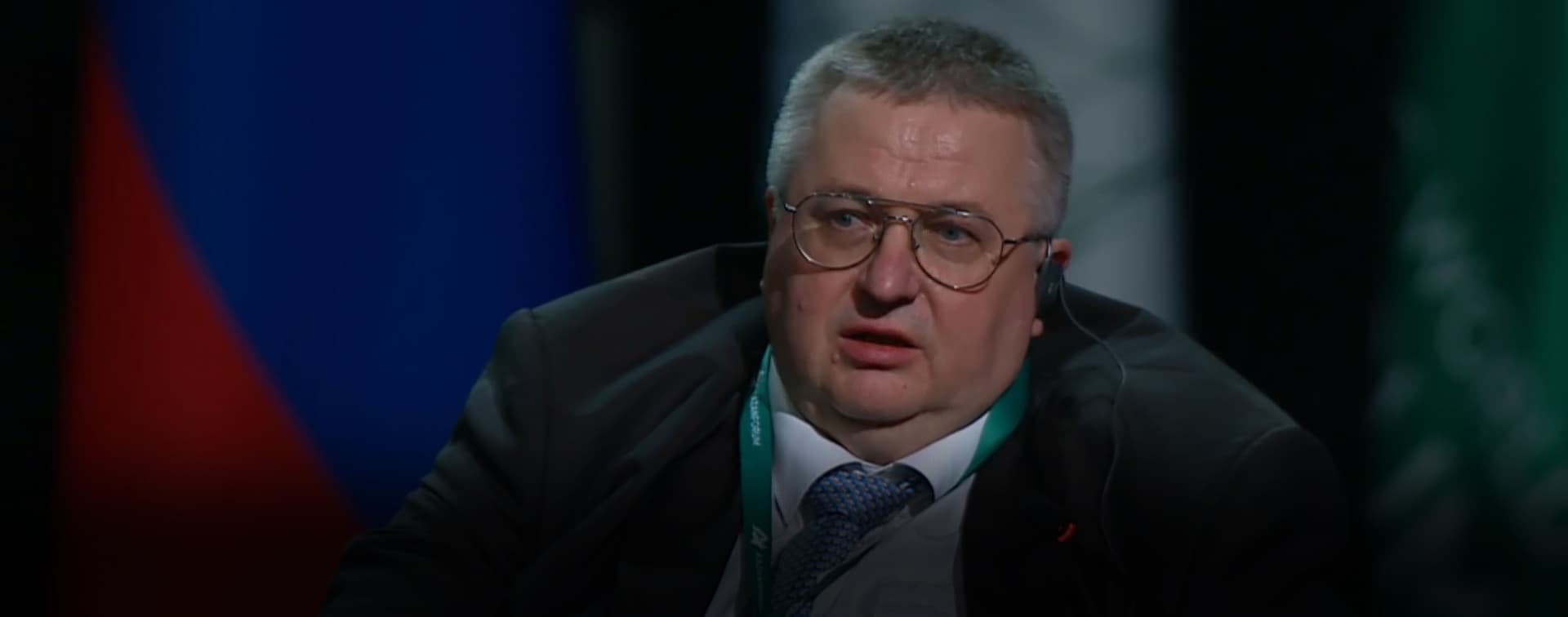 Оверчук заявил о смещении центра экономического роста с Запада на Восток