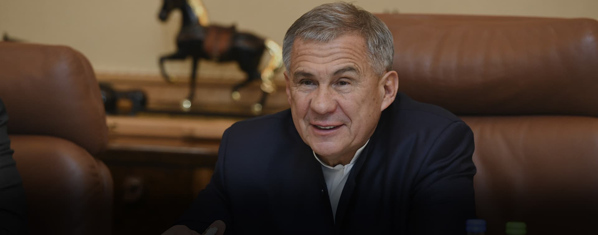 Рустам Минниханов принимает поздравления с днем рождения