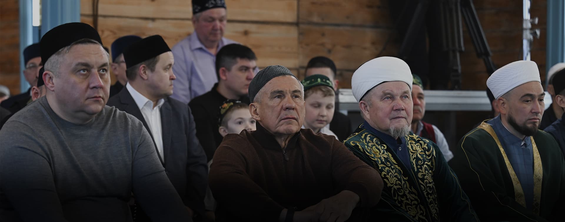 Минниханов встретил Ид-аль-Фитр в отреставрированной мечети начала XX века