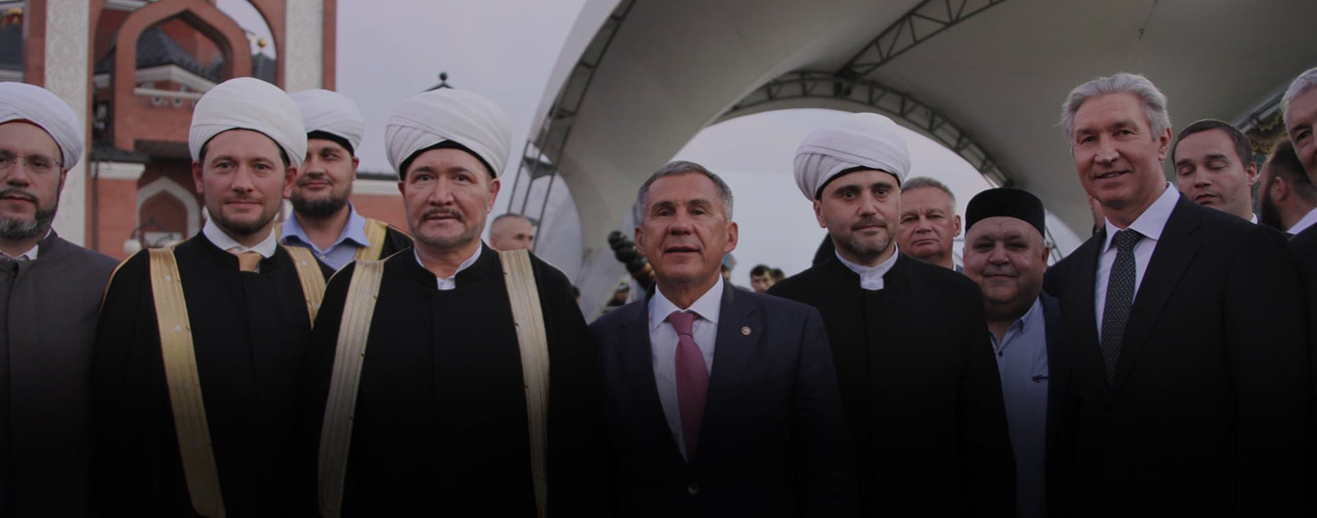 Председатель ГСВ "Россия - Исламский мир" Рустам Минниханов принял участие в ифтаре в Москве