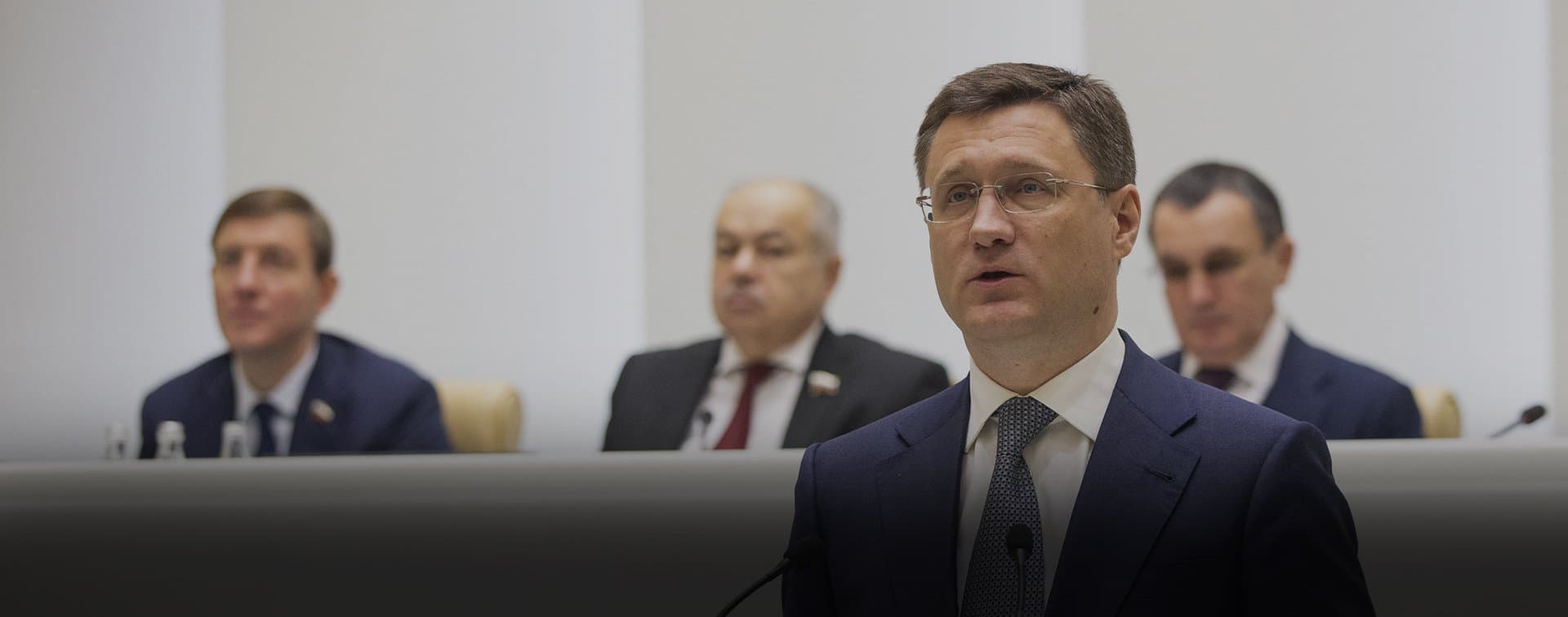 Новак назвал "новогодним подарком" решение Эр-Рияда дополнительно сократить добычу нефти