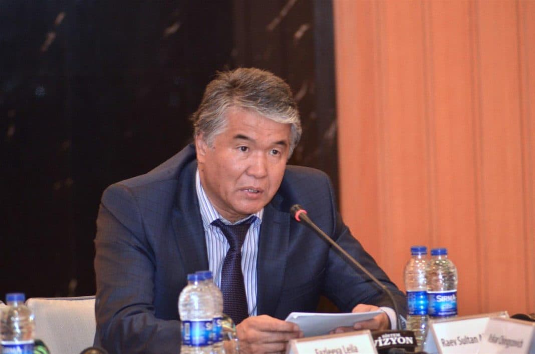 «Диалог культур нужен нам не только ради спасения самобытных культур, но и ради спасения самих себя», — выступление Султана Раева
