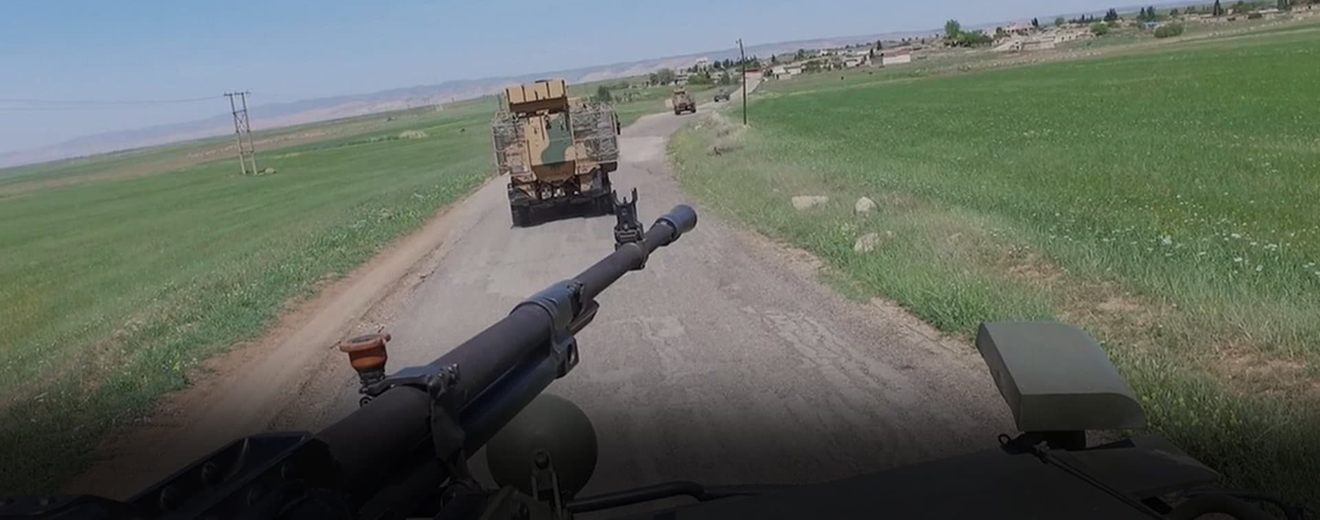 Двое сирийских военных погибли при атаке боевиков в Идлибе