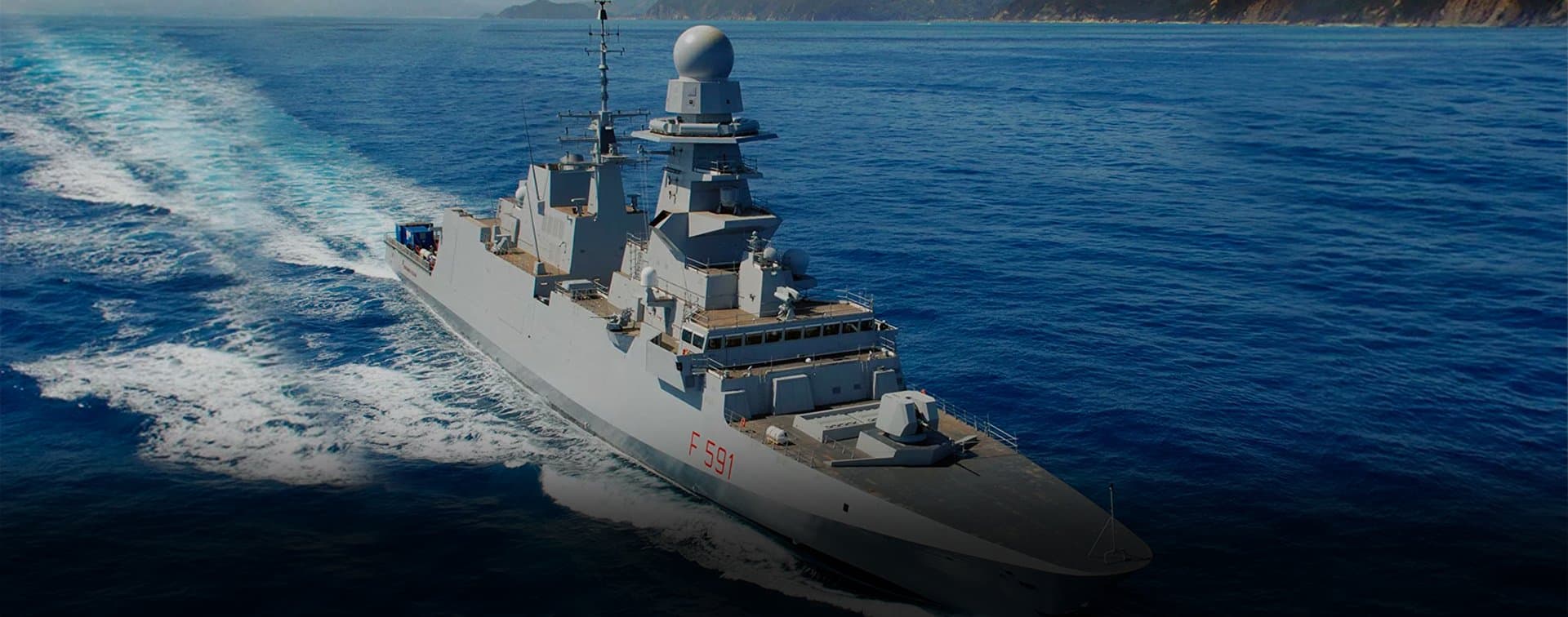 Российские военные следят за фрегатом Италии в Черном море