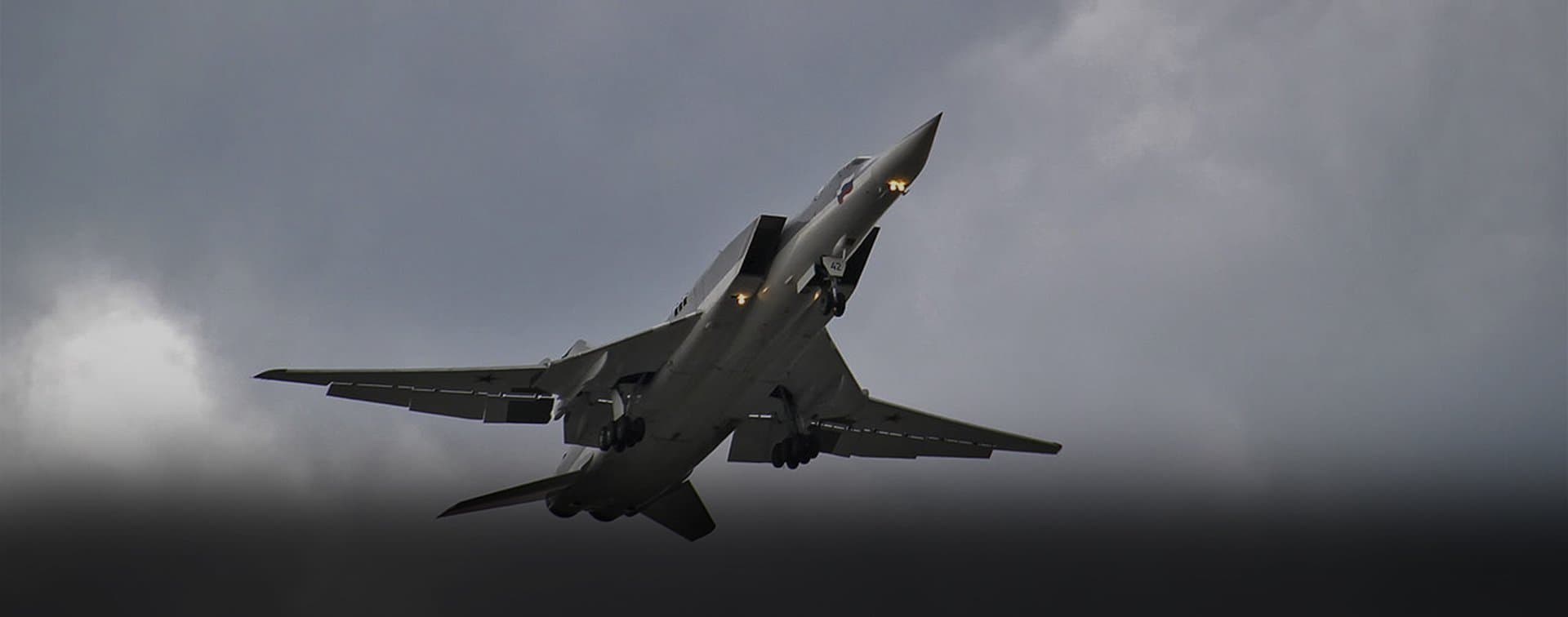 Российские Ту-22М3 на учениях в Узбекистане разбомбили замаскированные лагеря "боевиков"
