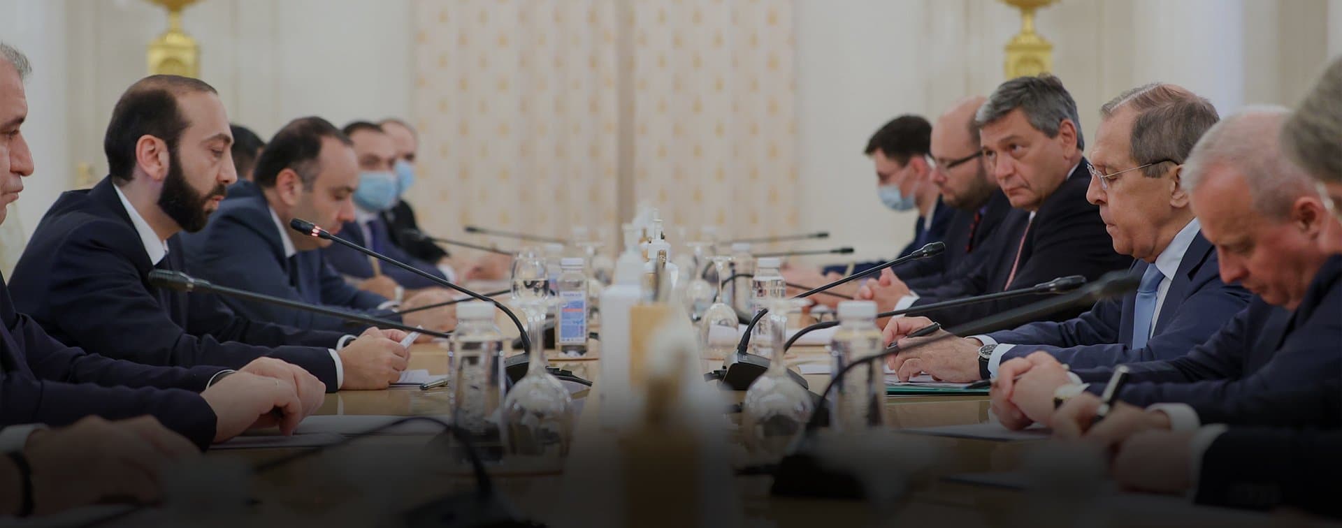 Лавров: Баку и Ереван должны умерить риторику в адрес друг друга в целях урегулирования