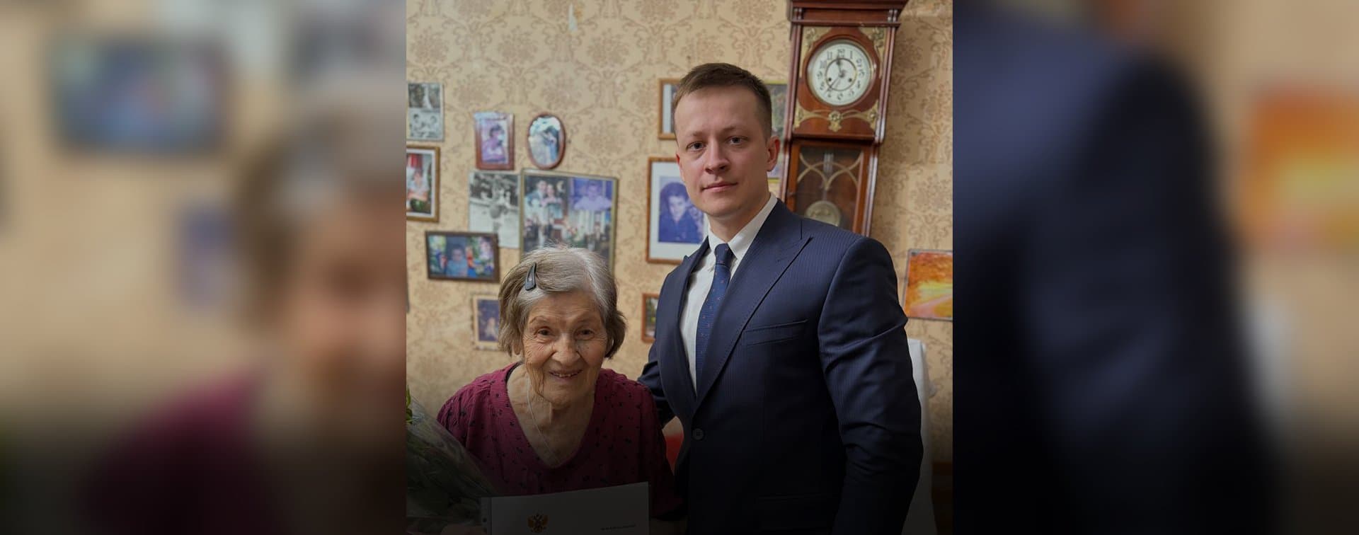В Ашхабаде российские дипломаты поздравили ветерана войны с 98-летием