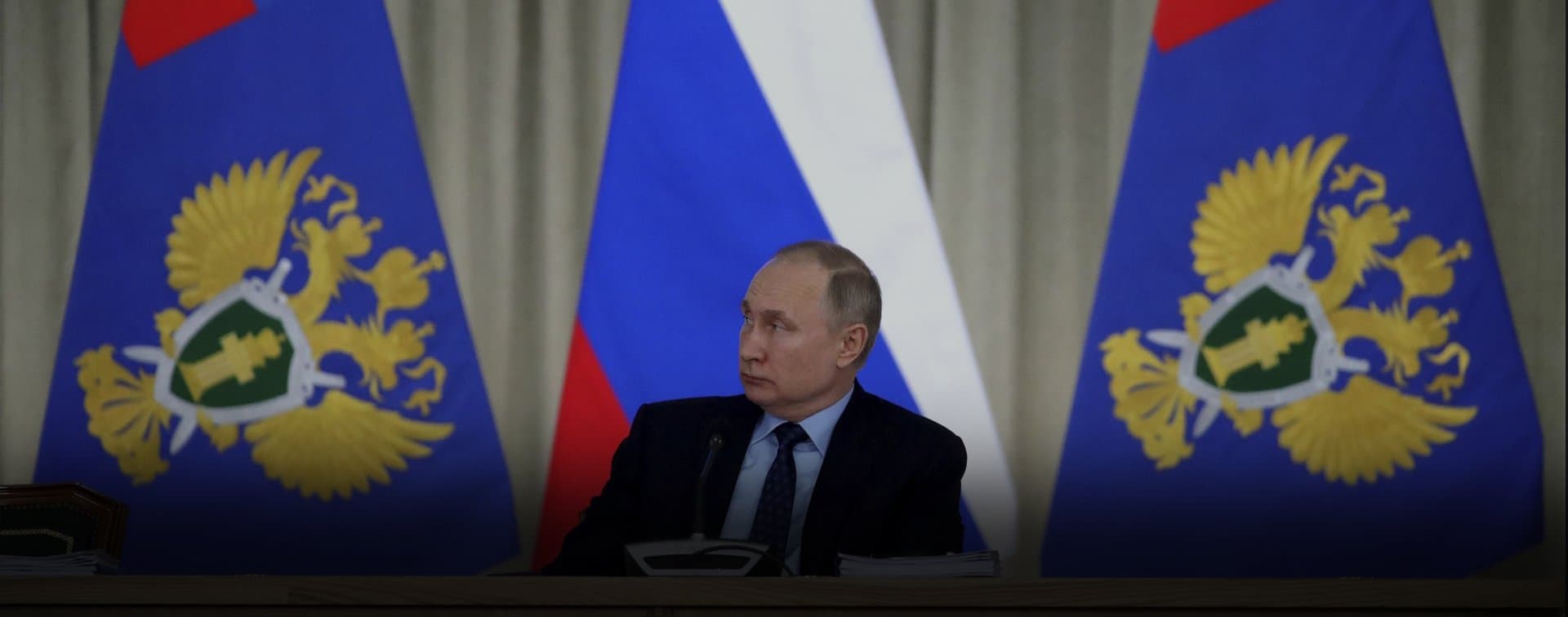 Владимир Путин призвал пресекать попытки дестабилизировать общество