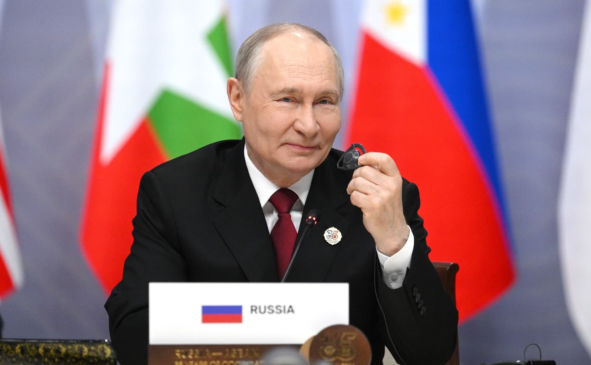Владимир Путин: сотрудничество России и АСЕАН опирается на прочные узы дружбы
