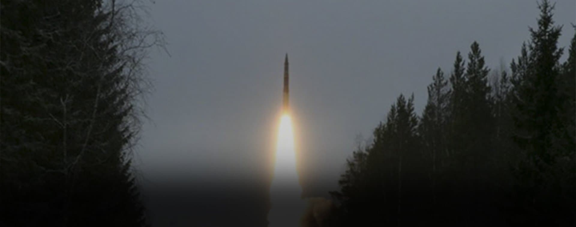 Иран провел запуск баллистических ракет во время учений
