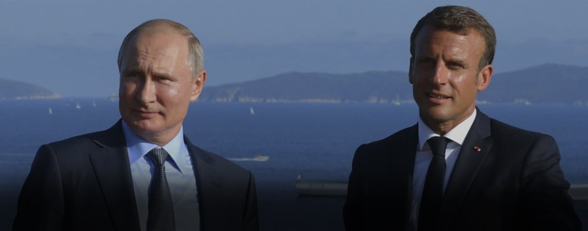 Путин заявил Макрону о недопустимости вмешательства в дела Белоруссии
