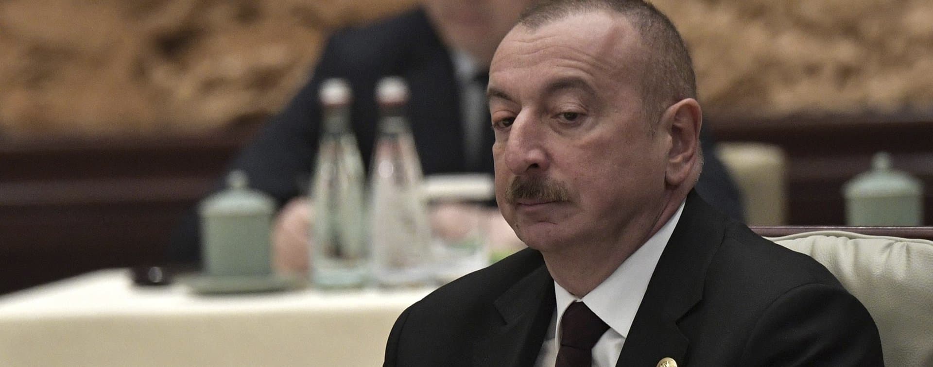 В Азербайджане объявили частичную мобилизацию