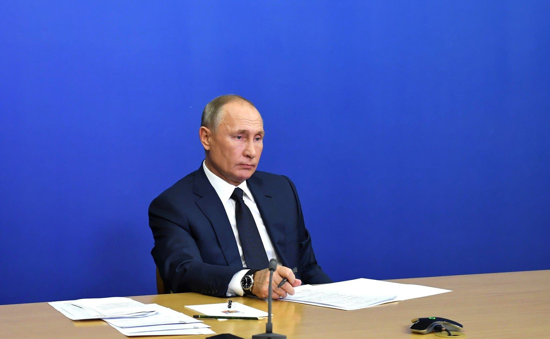 Путин поручил направить в Нагорный Карабах 1 960 миротворцев