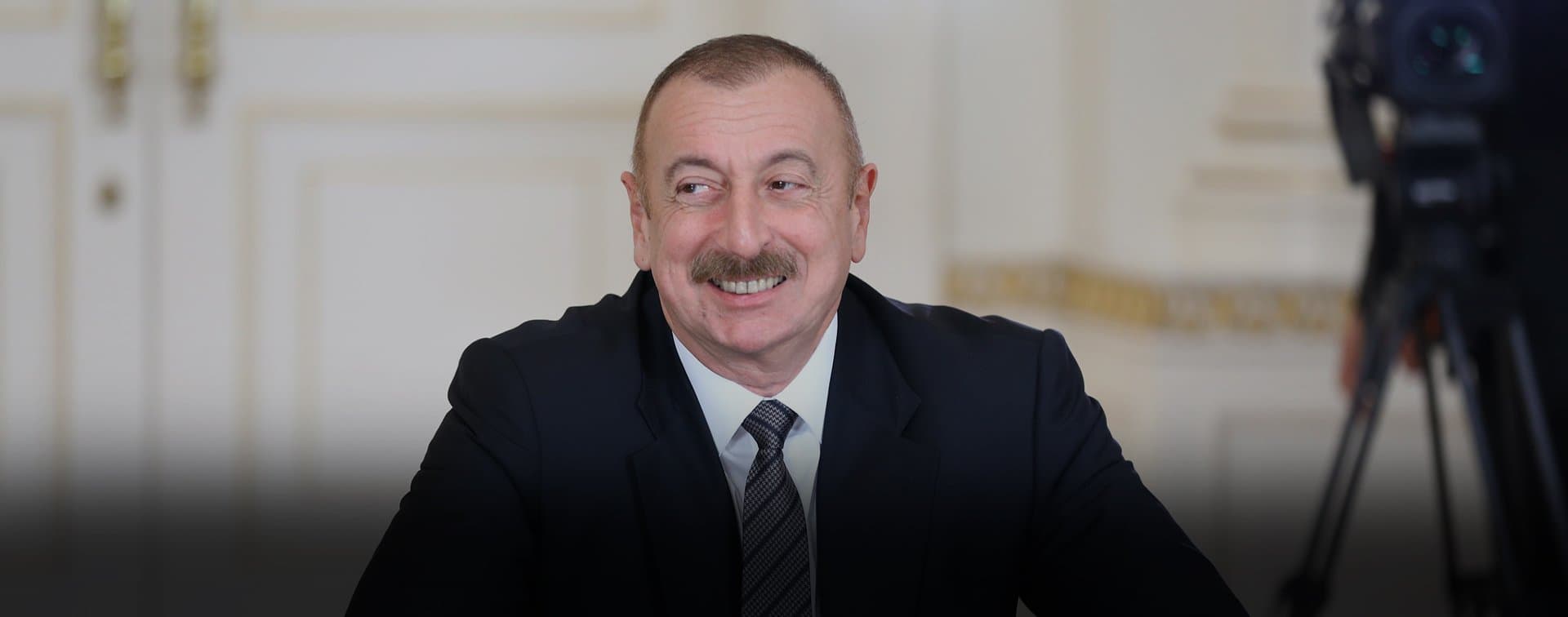 Алиев посоветовал Франции отдать армянам свои земли, а не распоряжаться азербайджанскими