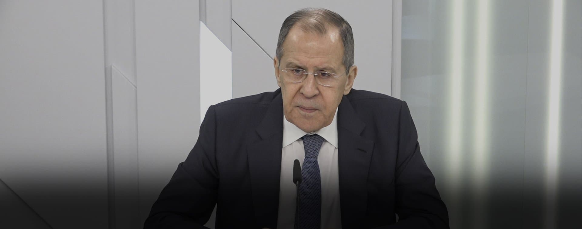 Лавров заявил, что Россия не будет "выгонять" военных США из Сирии