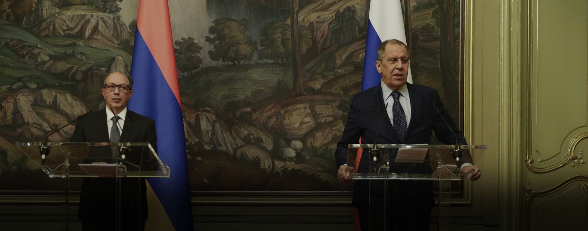 Главы МИД РФ и Армении обсудили по телефону решение гуманитарных вопросов в Карабахе