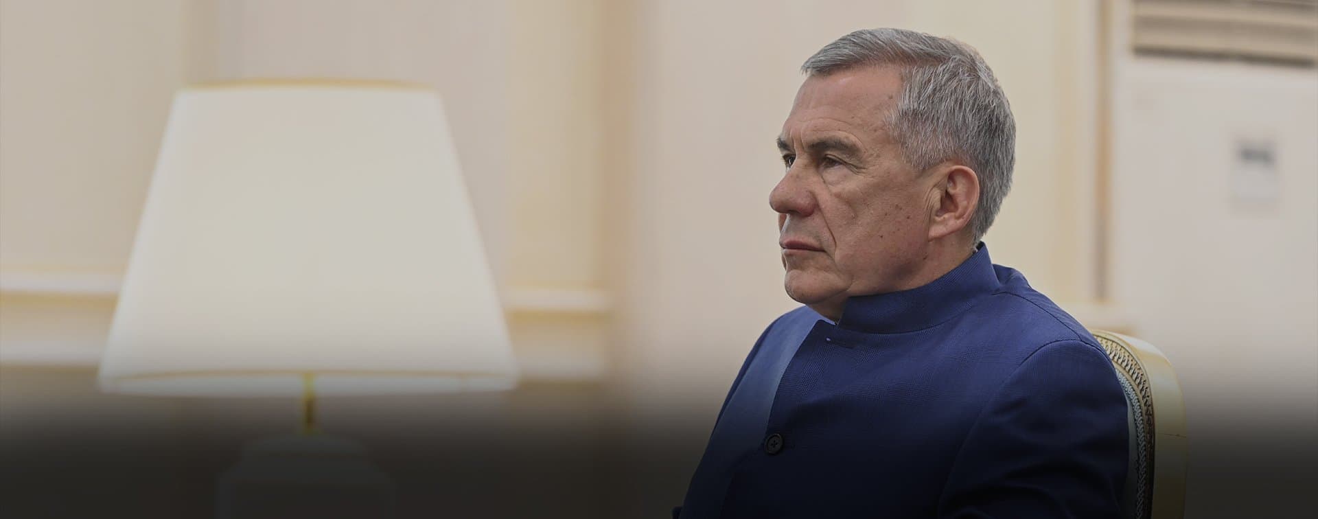 Минниханов встретился с родителями детей, погибших при стрельбе в Казани