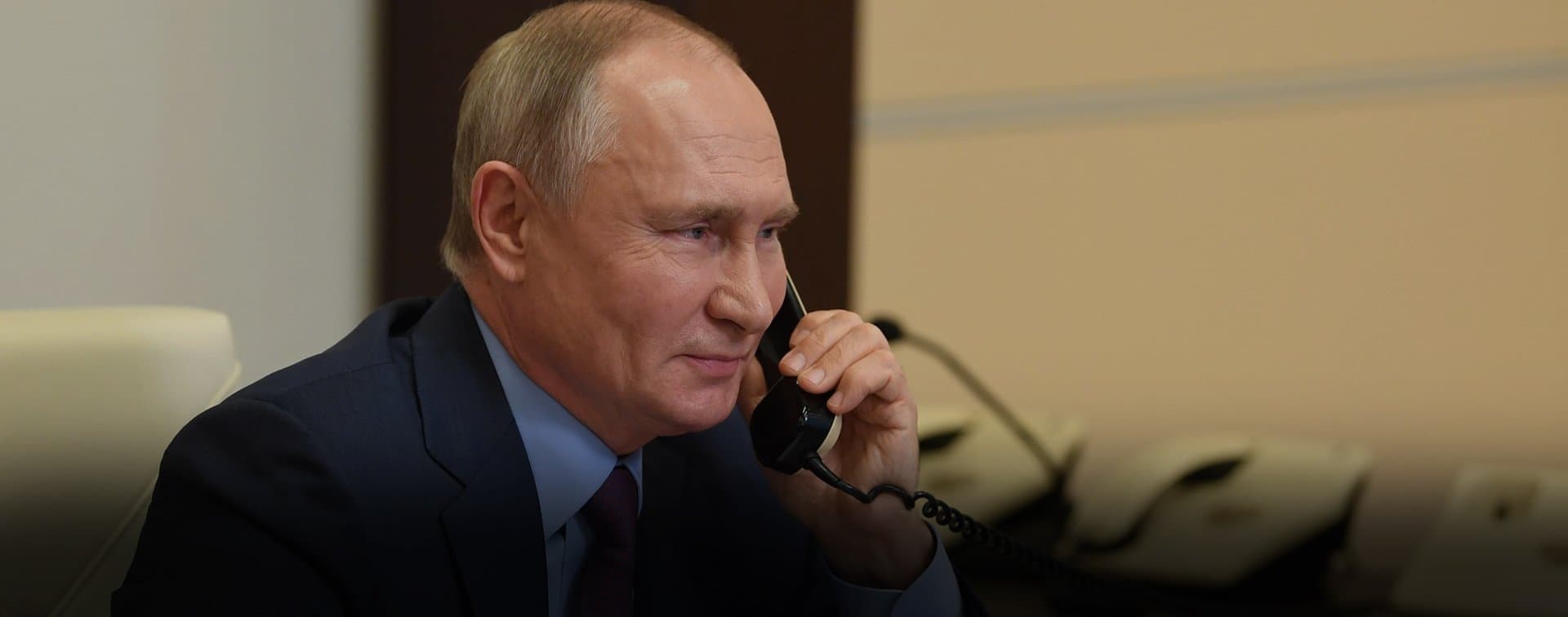 Путин провел телефонные переговоры с президентом Ирана Раиси
