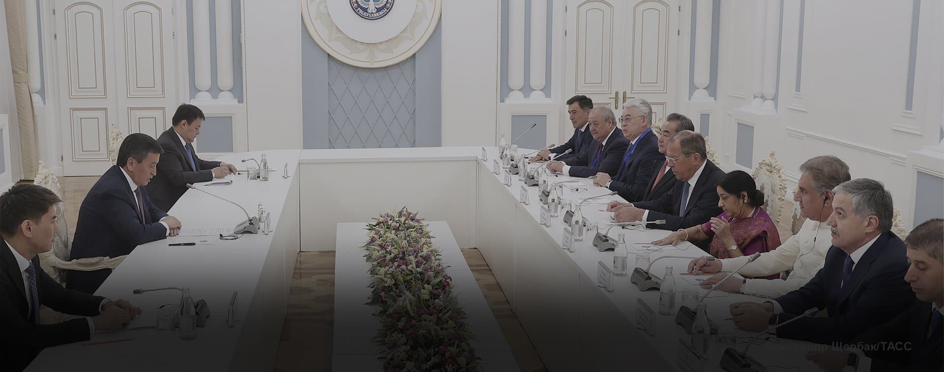 Лавров принимает участие в заседании глав МИД стран ШОС