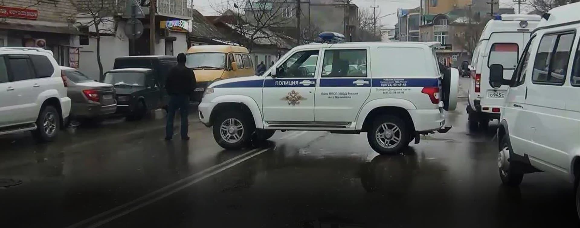 В Дагестане вооруженный мужчина напал на трех человек