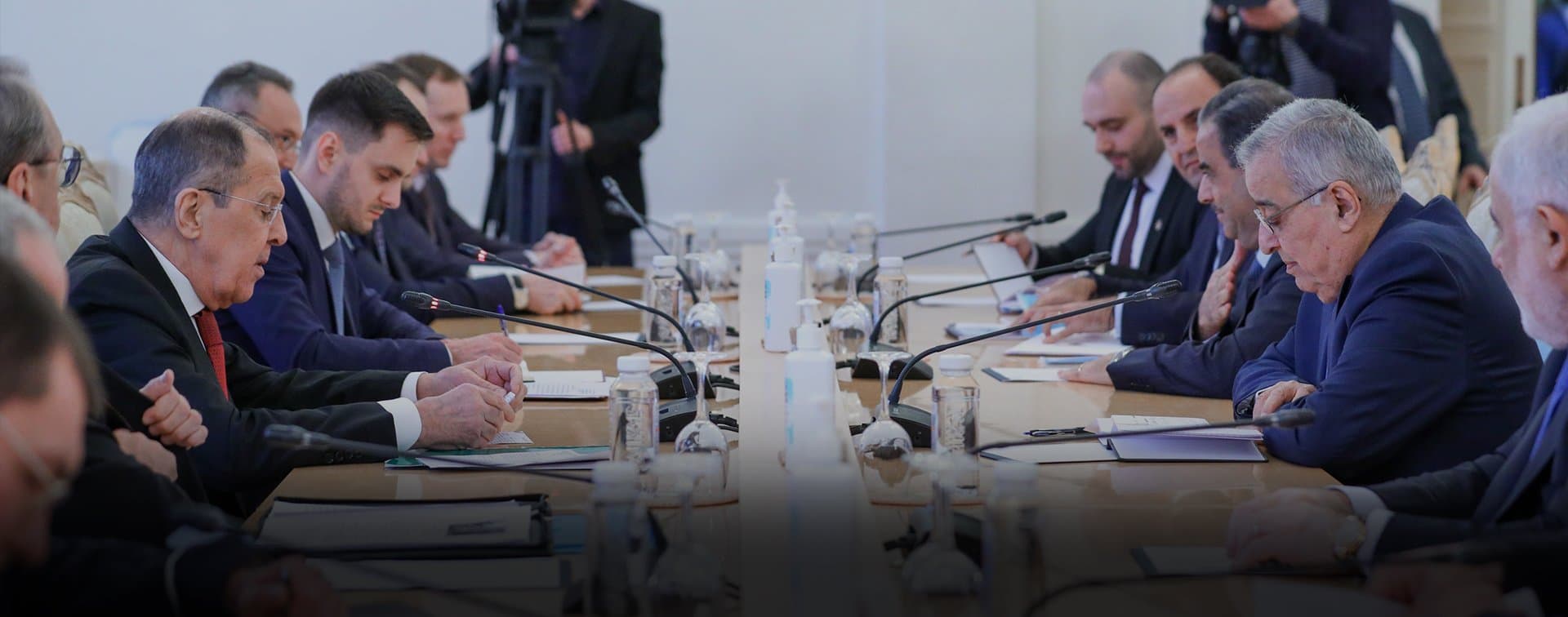 Россия надеется, что премьер Ливана положит конец кризису, заявил Лавров