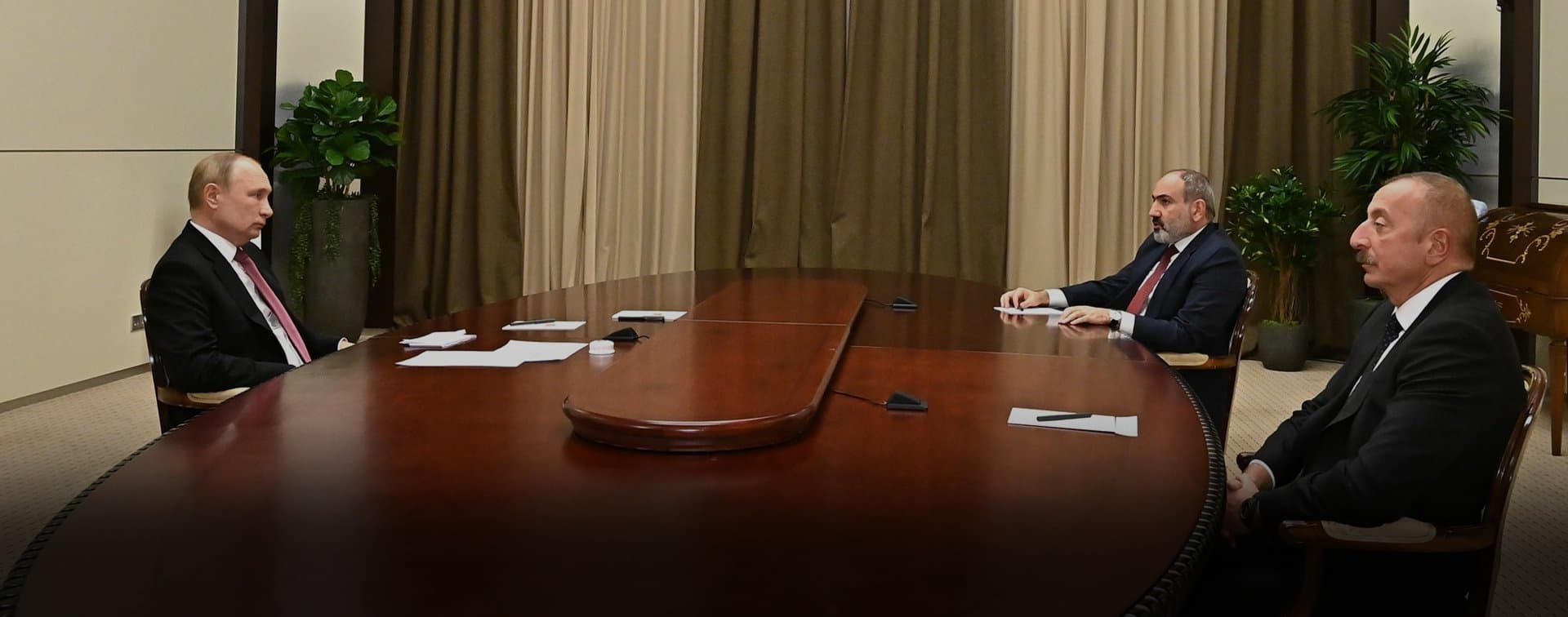 Путин назвал целью трехсторонней встречи создание условий для возрождения Карабаха