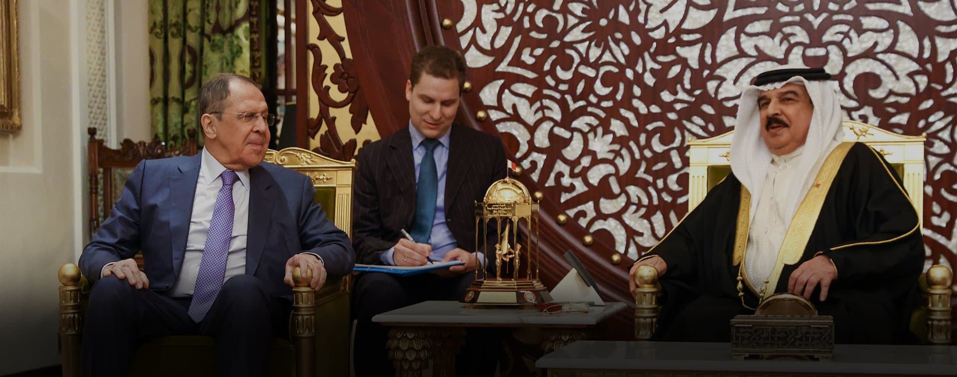 Король Бахрейна призвал Лаврова к мирному решению на Украине