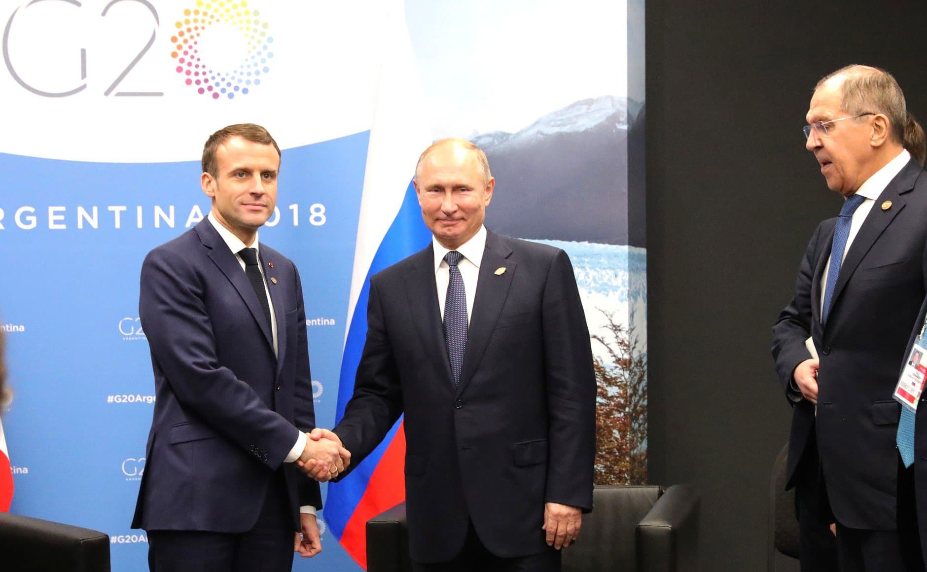 Путин и Макрон обсудили ситуацию вокруг иранской ядерной сделки