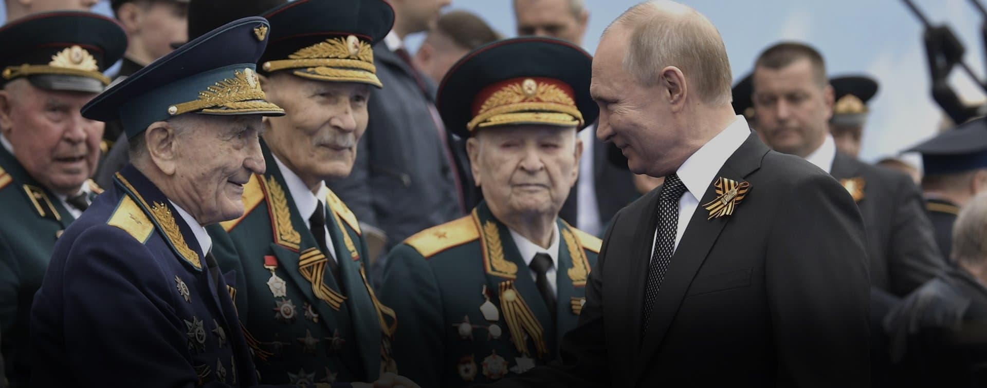Путин напомнил о важности противостоять попыткам переписать историю
