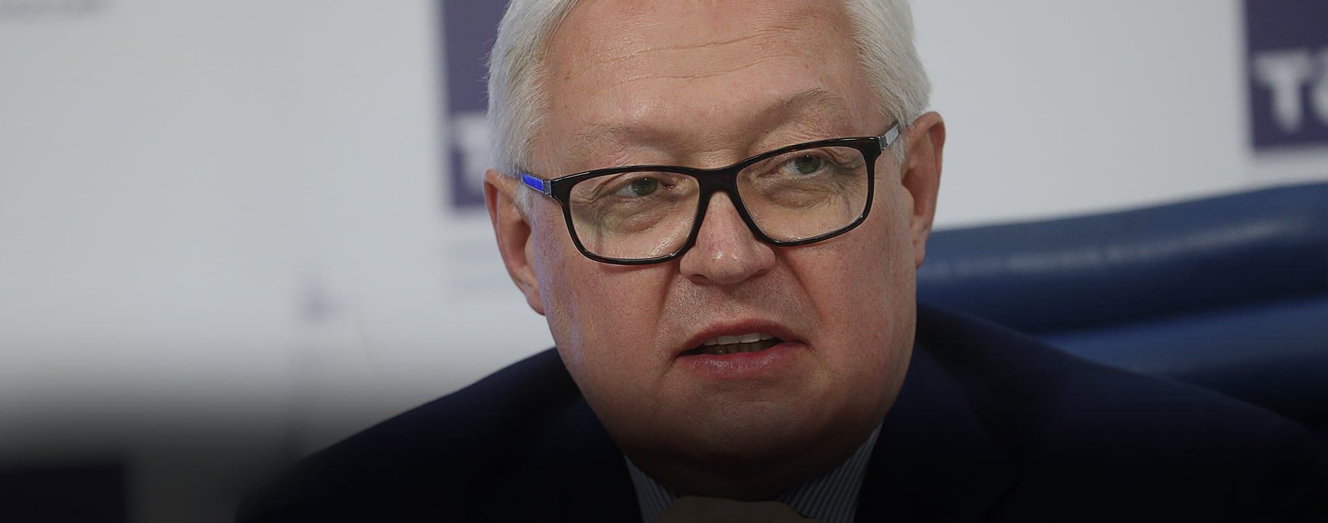Россия назвала беспочвенными обвинения США в распространении COVID Китаем